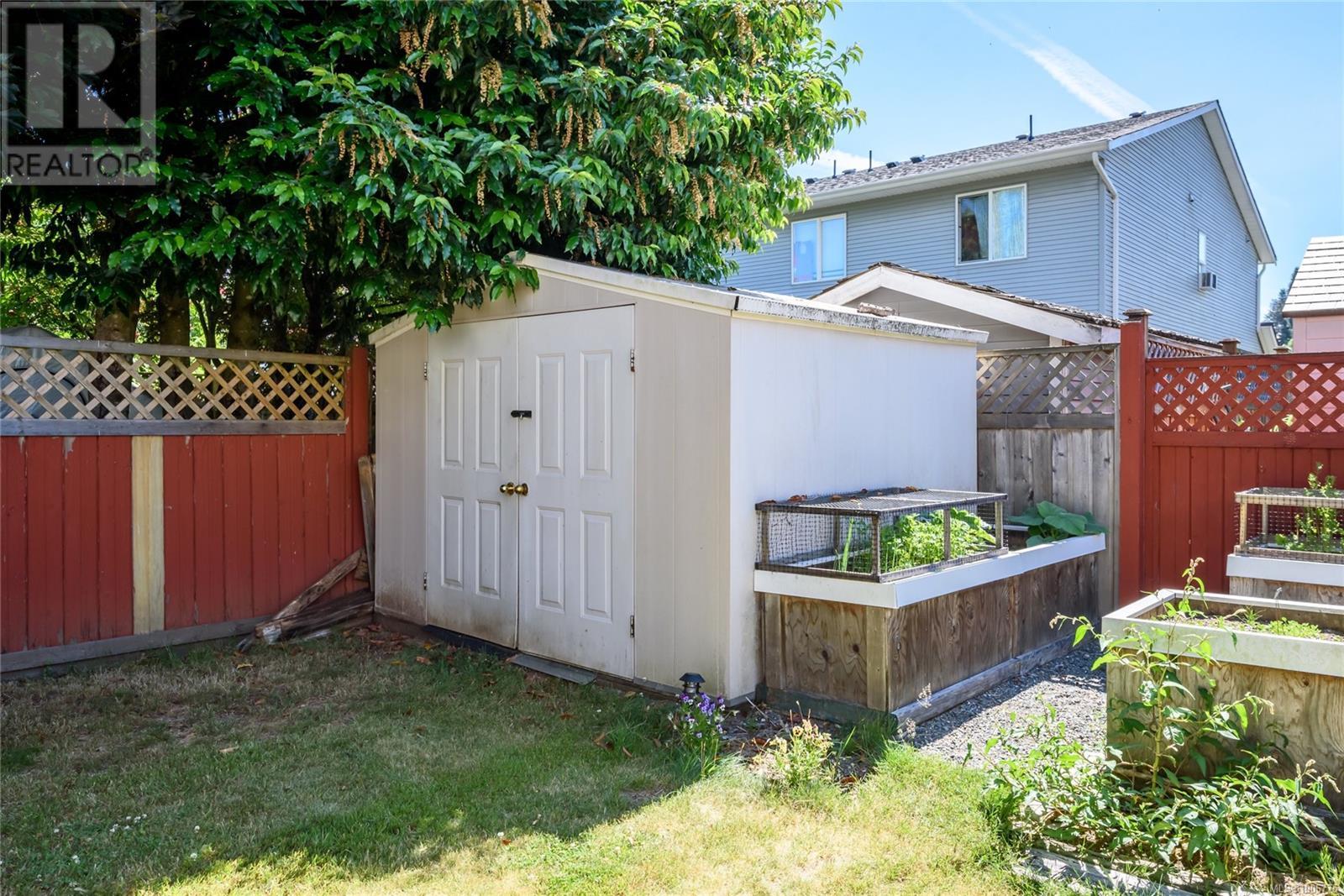 A 1927 Noort Pl, Courtenay