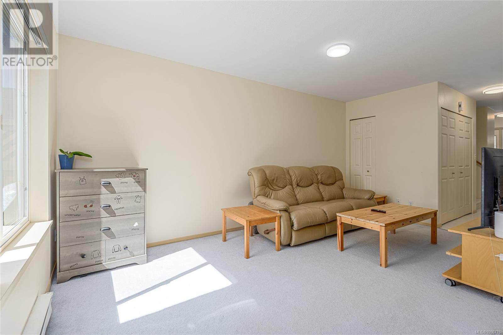 A 1927 Noort Pl, Courtenay