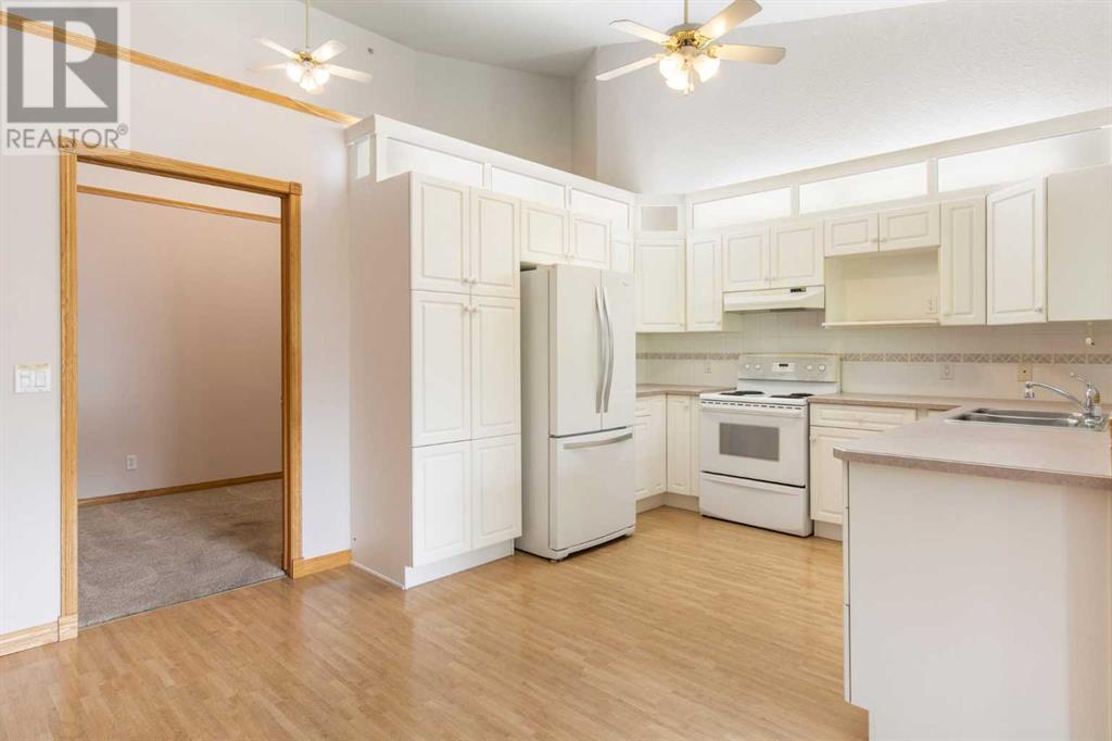Single Family House for Sale in   Sierra Morena Boulevard SW Signal Hill Calgary 