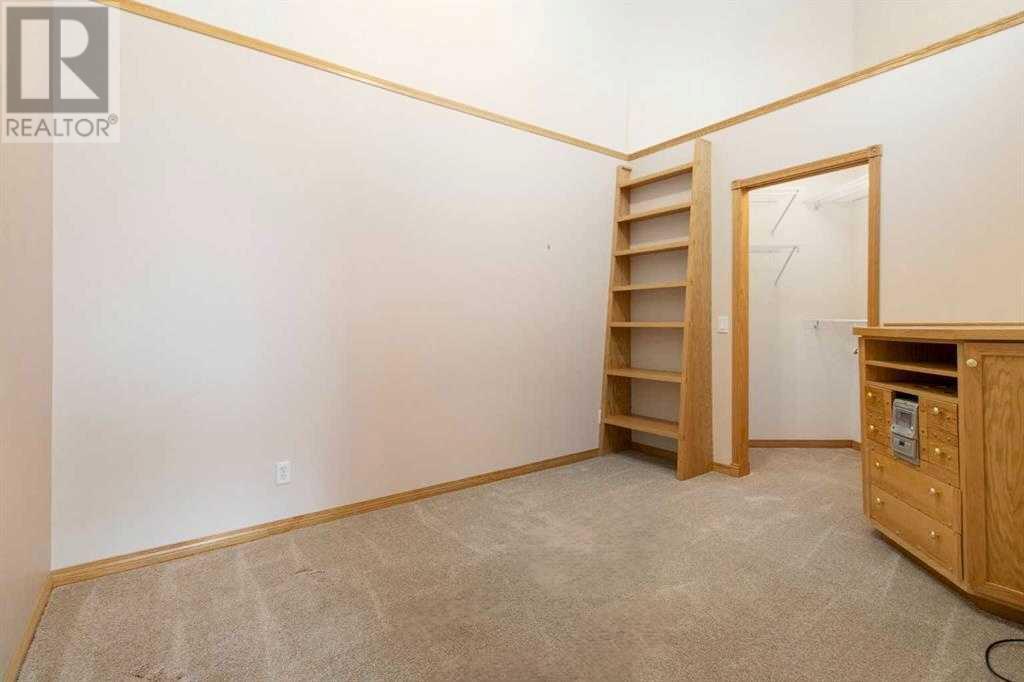 Single Family House for Sale in   Sierra Morena Boulevard SW Signal Hill Calgary 