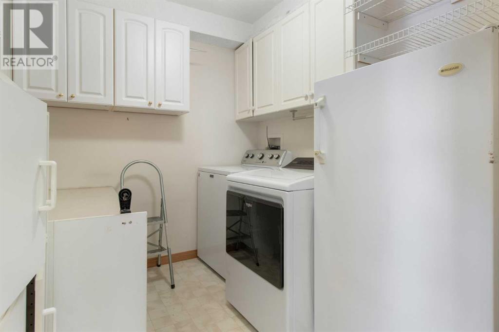 Single Family House for Sale in   Sierra Morena Boulevard SW Signal Hill Calgary 
