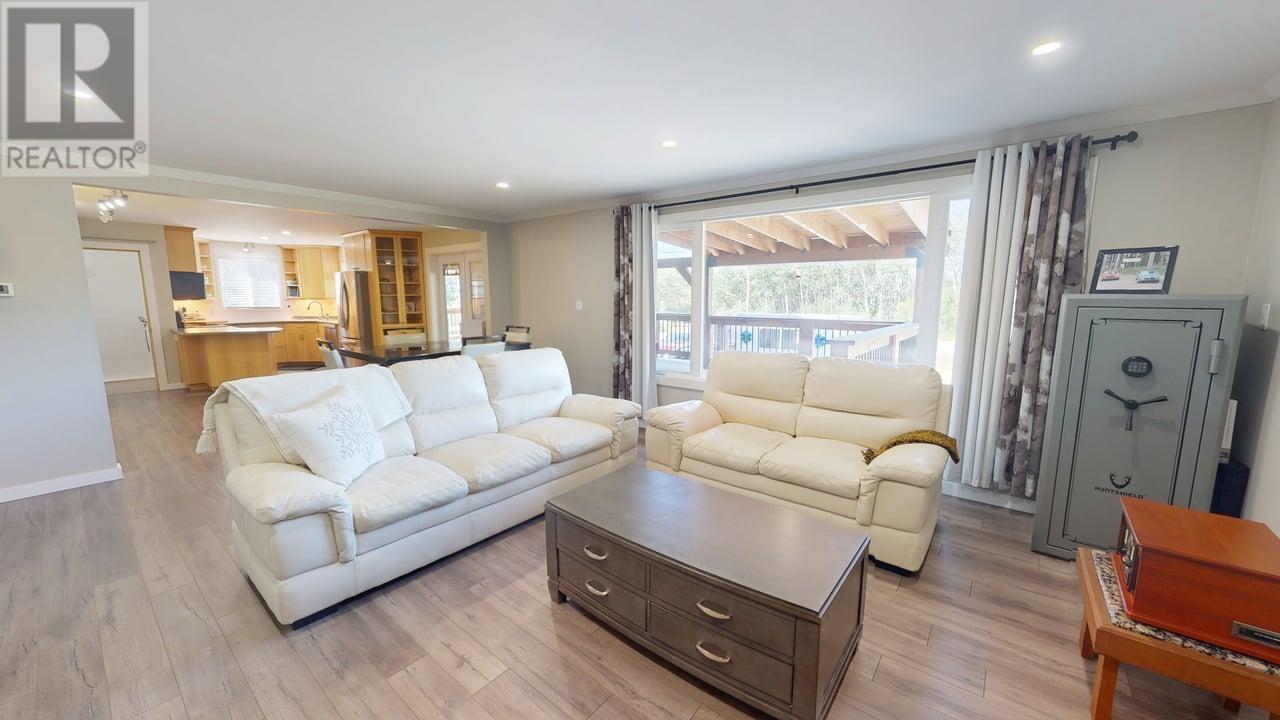 Photo 10 of 12293 Birch Avenue, Fort St John BC