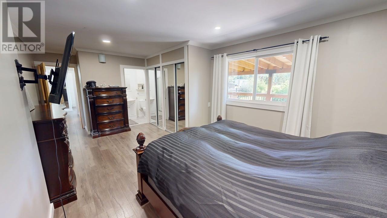 Photo 4 of 12293 Birch Avenue, Fort St John BC