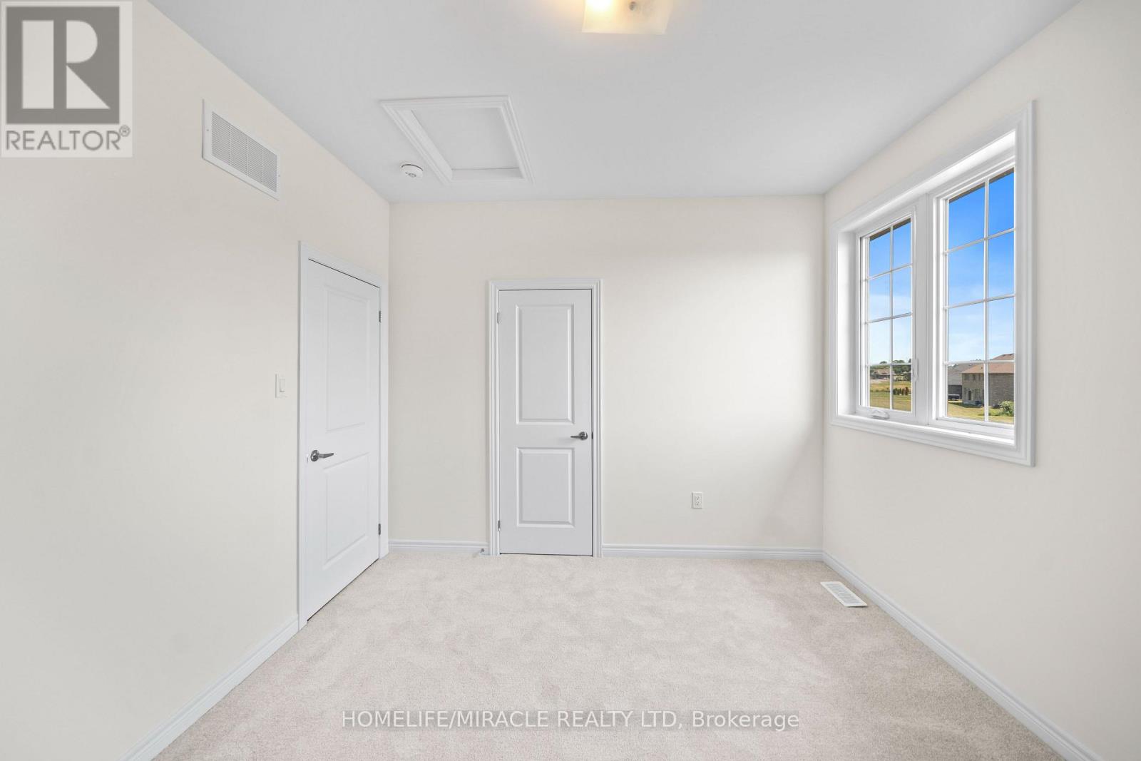 Photo 35 of 5 Skyvue Crescent, Quinte West ON