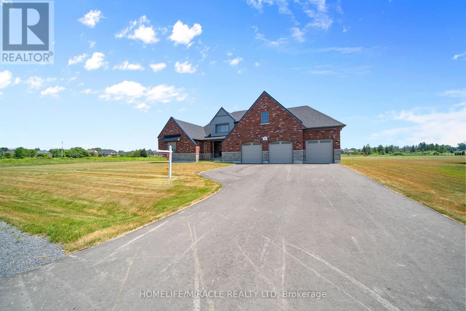 Photo 31 of 5 Skyvue Crescent, Quinte West ON