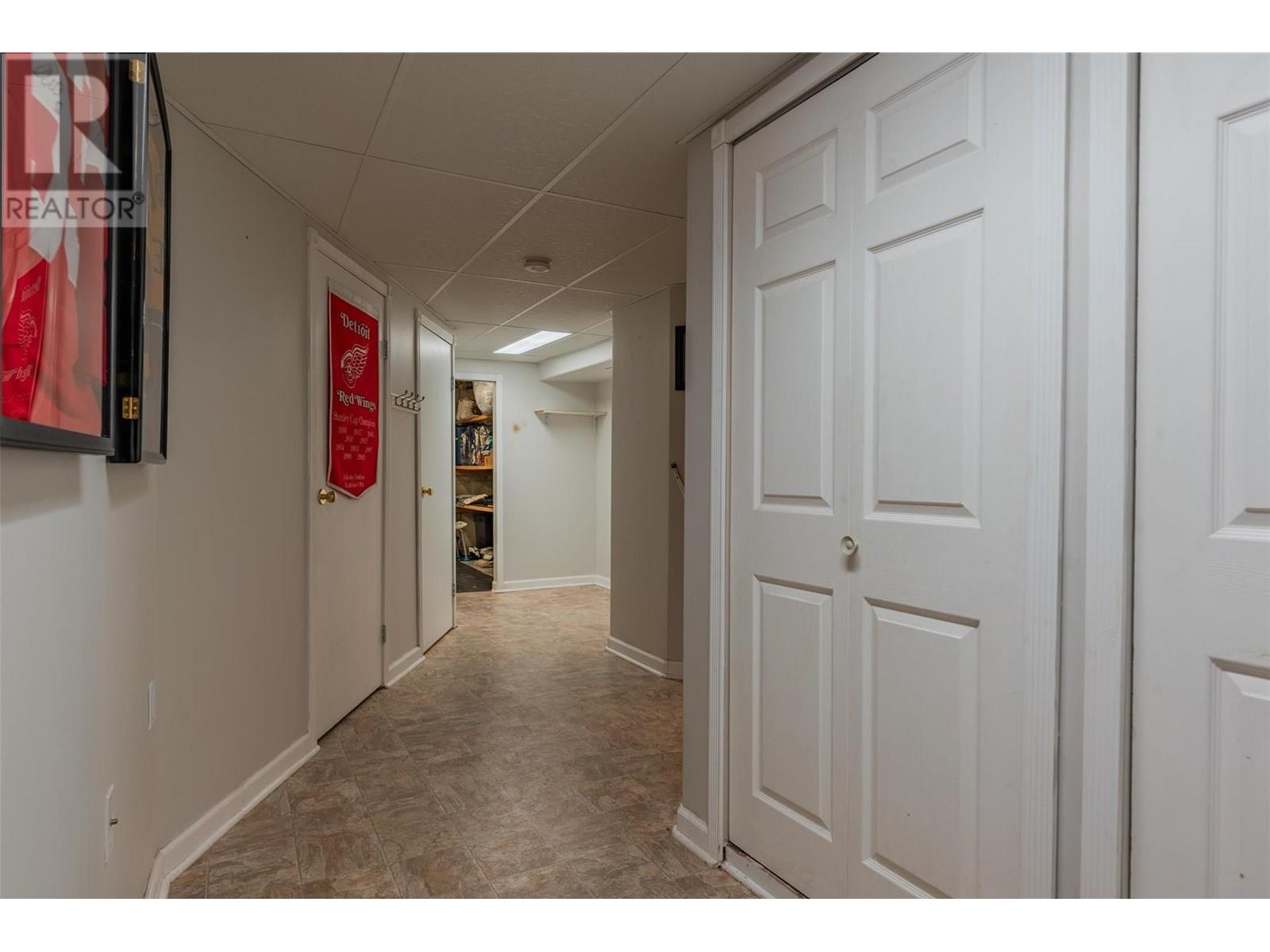 1015 Regan Crescent, Trail
