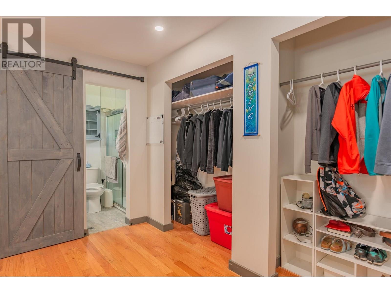 1015 Regan Crescent, Trail