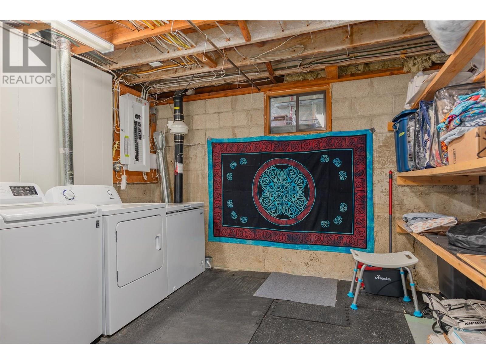 1015 Regan Crescent, Trail