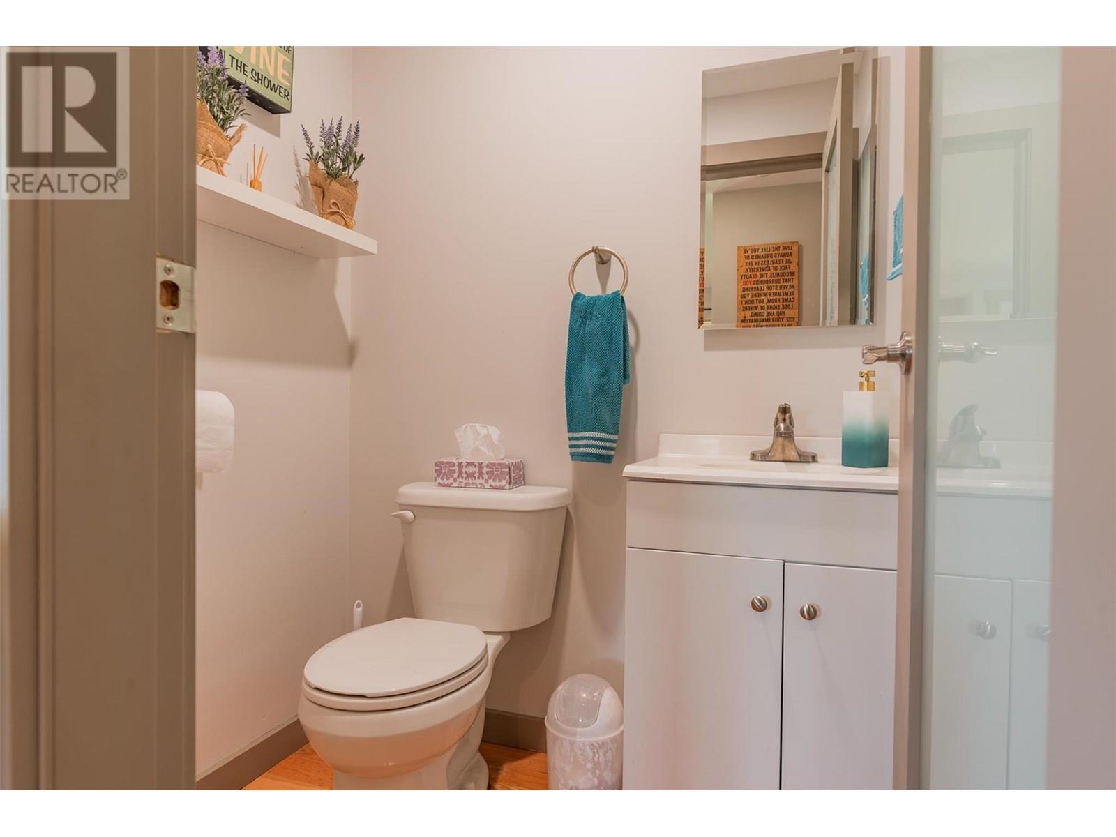1015 Regan Crescent, Trail