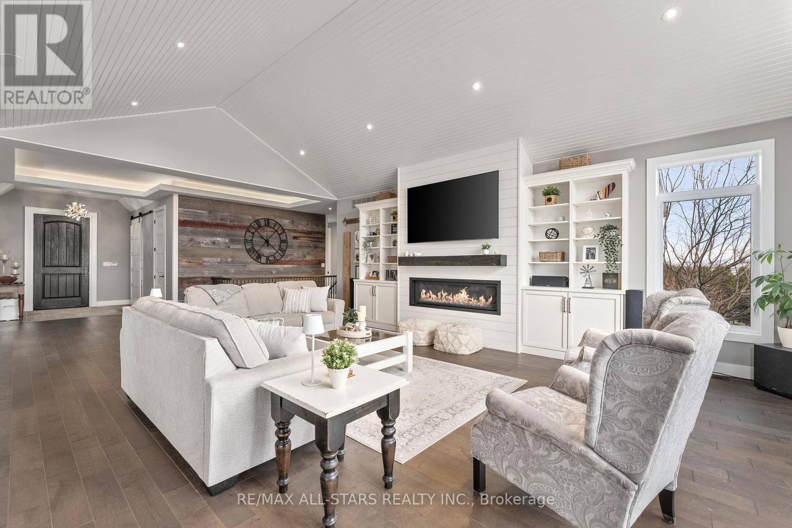 Photo 17 of 247 Ravencrest Road, Georgina ON