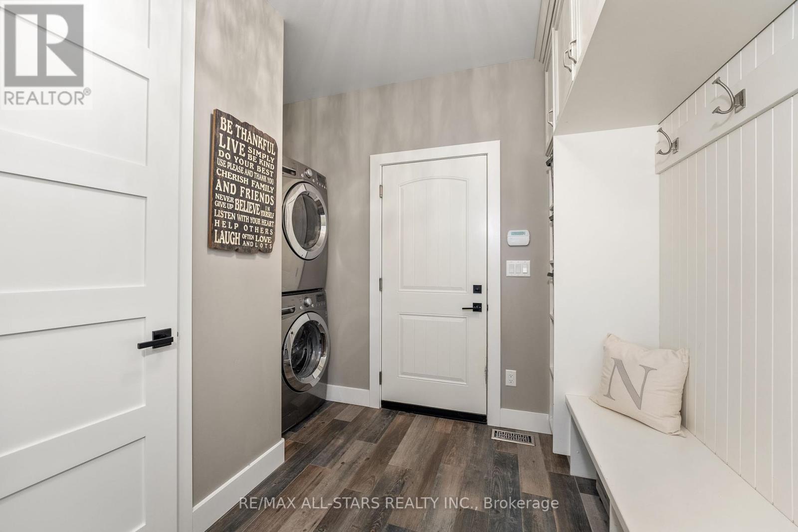 Photo 9 of 247 Ravencrest Road, Georgina ON