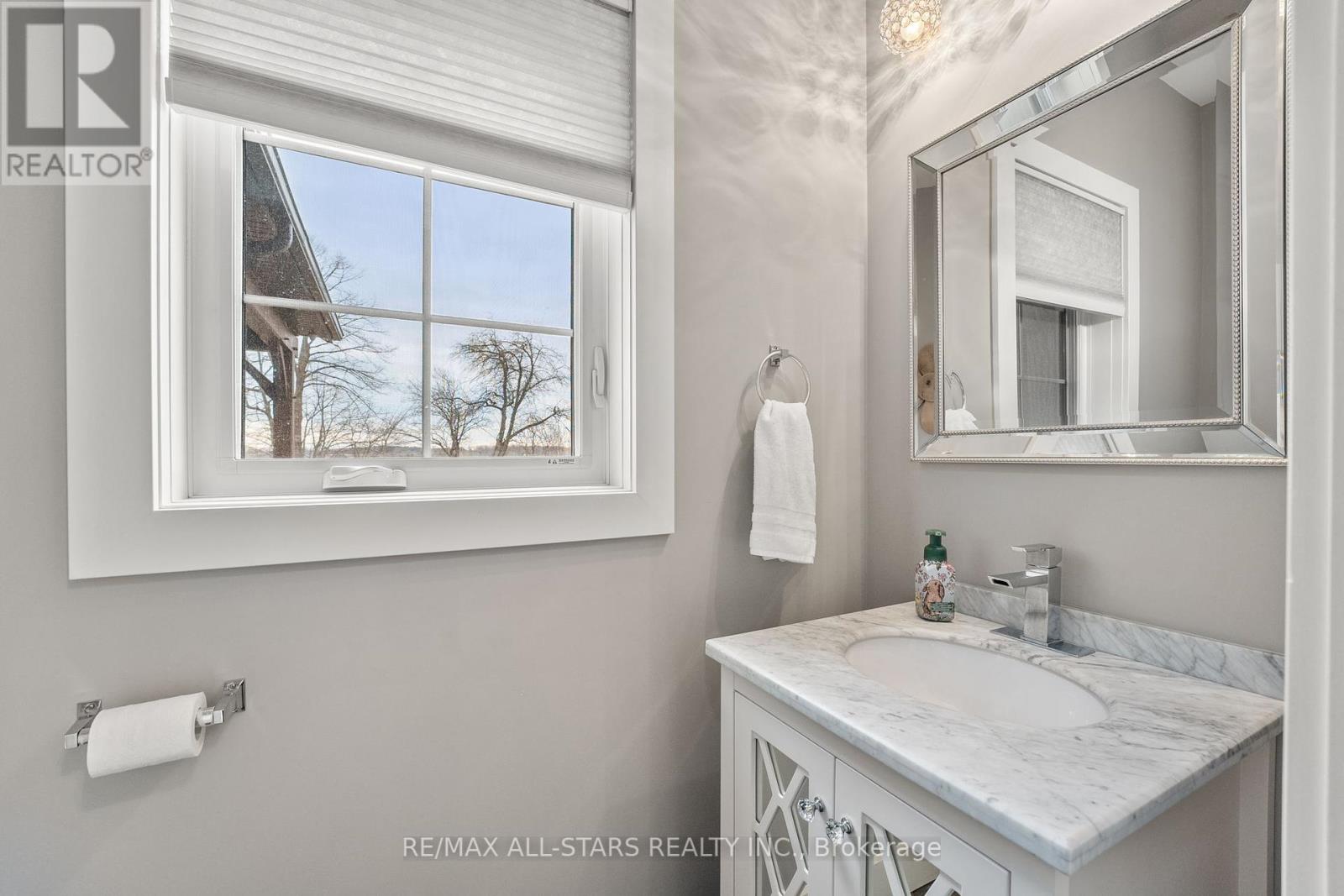 Photo 29 of 247 Ravencrest Road, Georgina ON