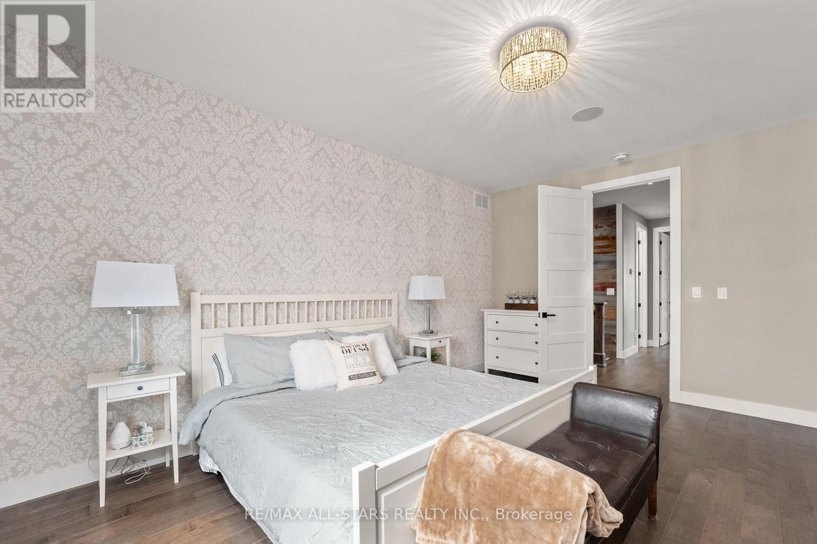 Photo 10 of 247 Ravencrest Road, Georgina ON