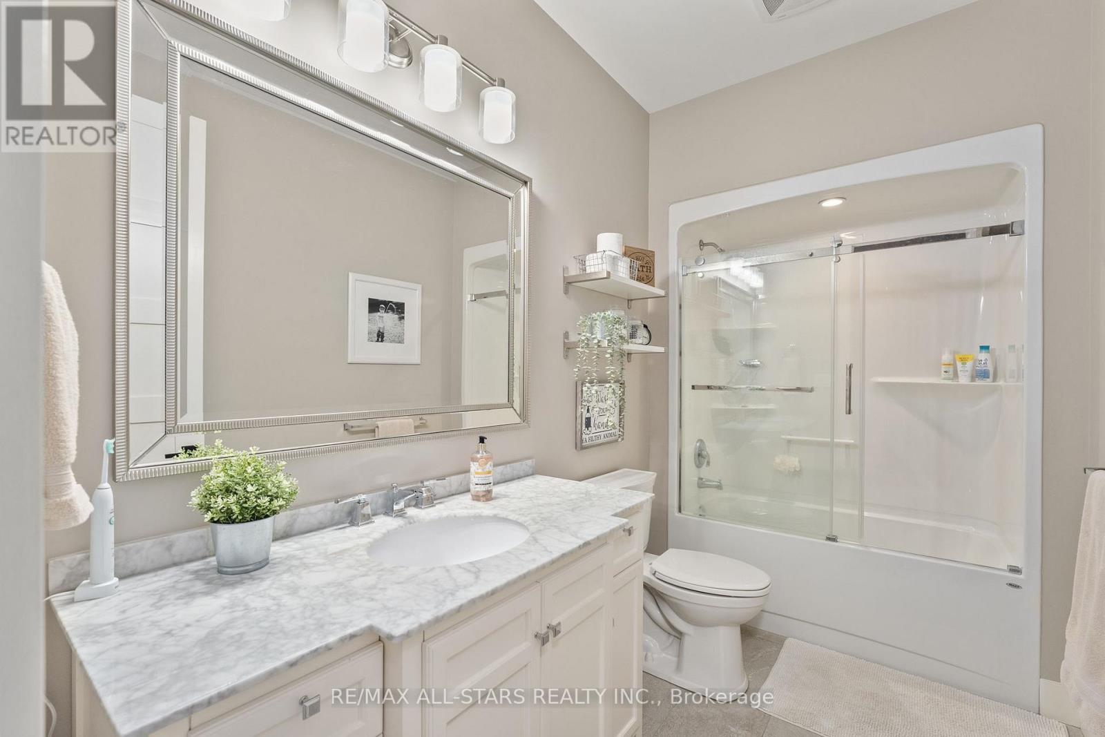 Photo 15 of 247 Ravencrest Road, Georgina ON