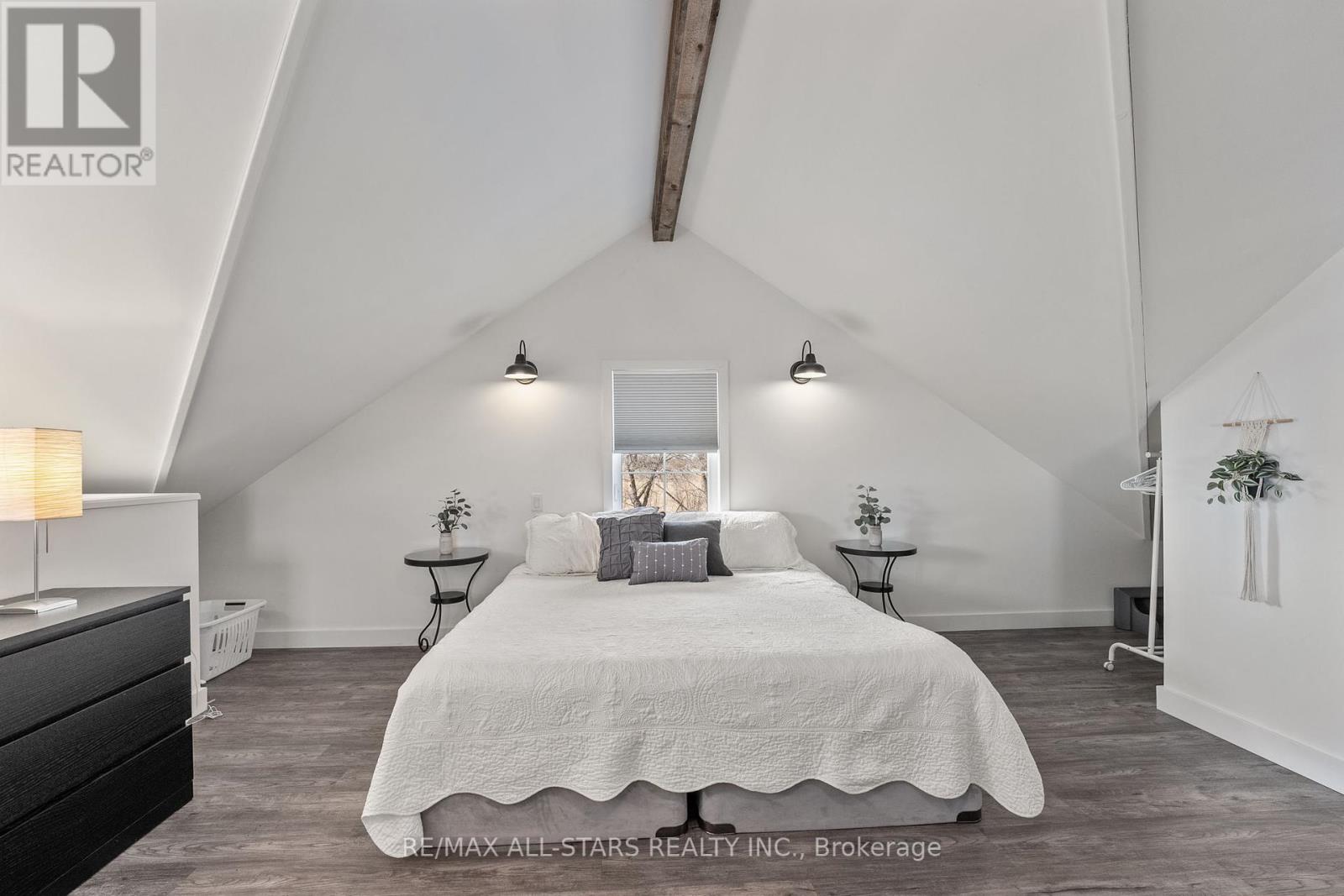 Photo 5 of 247 Ravencrest Road, Georgina ON