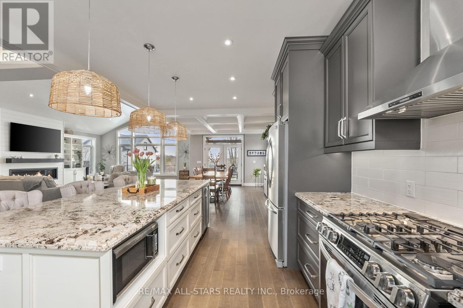 Photo 16 of 247 Ravencrest Road, Georgina ON