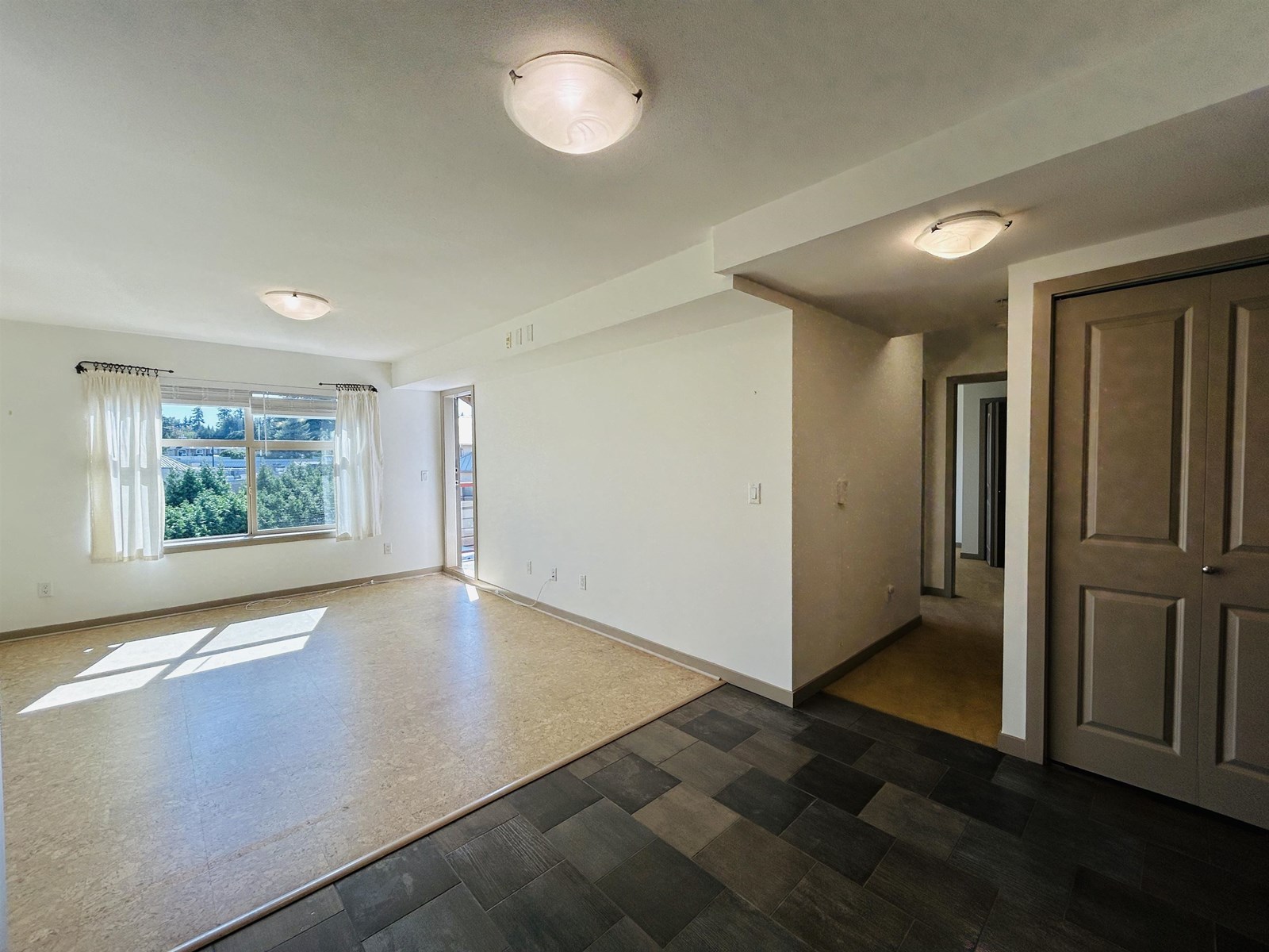 Photo 27 of 415 2511 King George Boulevard, Surrey BC
