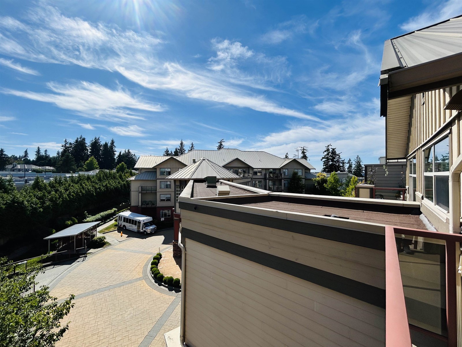 Photo 23 of 415 2511 King George Boulevard, Surrey BC