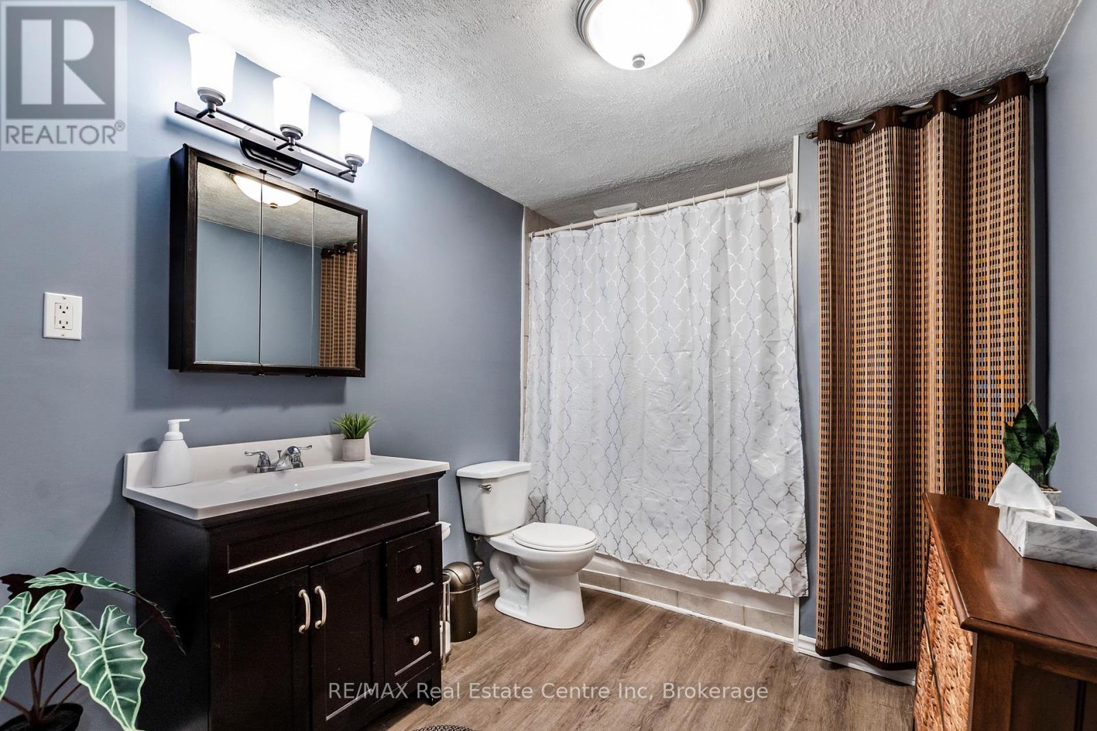 Photo 4 of 9034 Guelph Junction Road, Milton ON