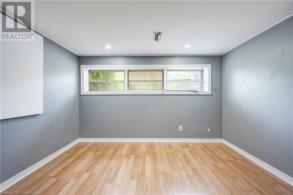 Photo 24 of 61 Clarence Street, Brampton ON