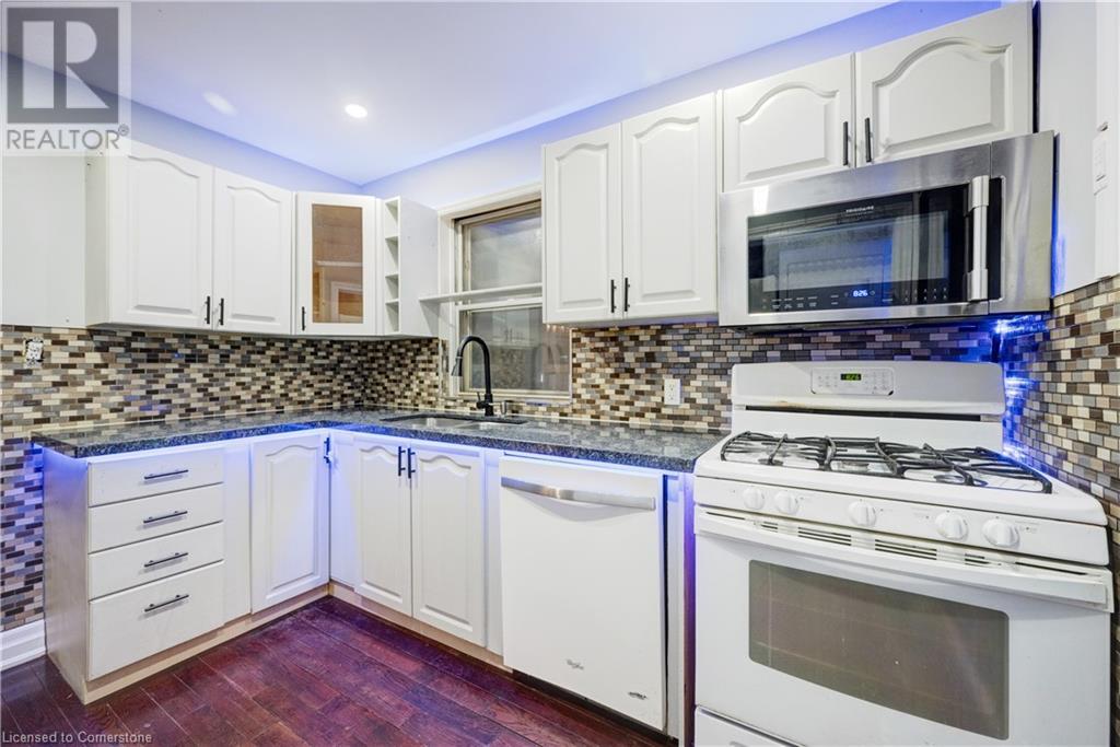 Photo 16 of 61 Clarence Street, Brampton ON