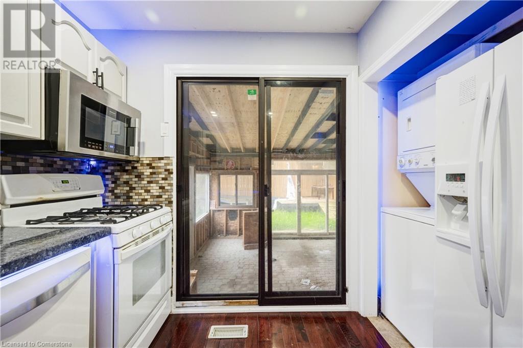 Photo 12 of 61 Clarence Street, Brampton ON