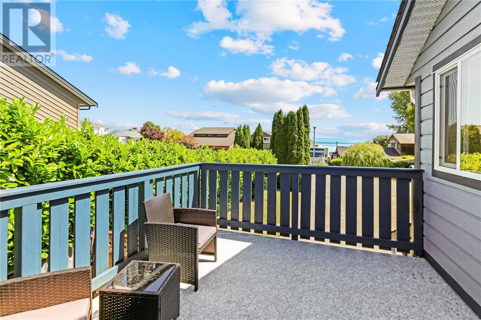 Photo 16 of 1686 Passage View Dr, Campbell River BC