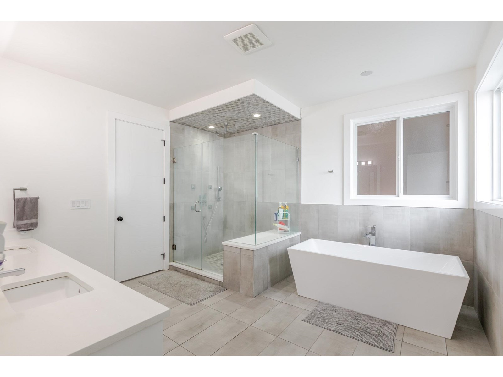 Photo 6 of 23697 Old Yale Road, Langley BC