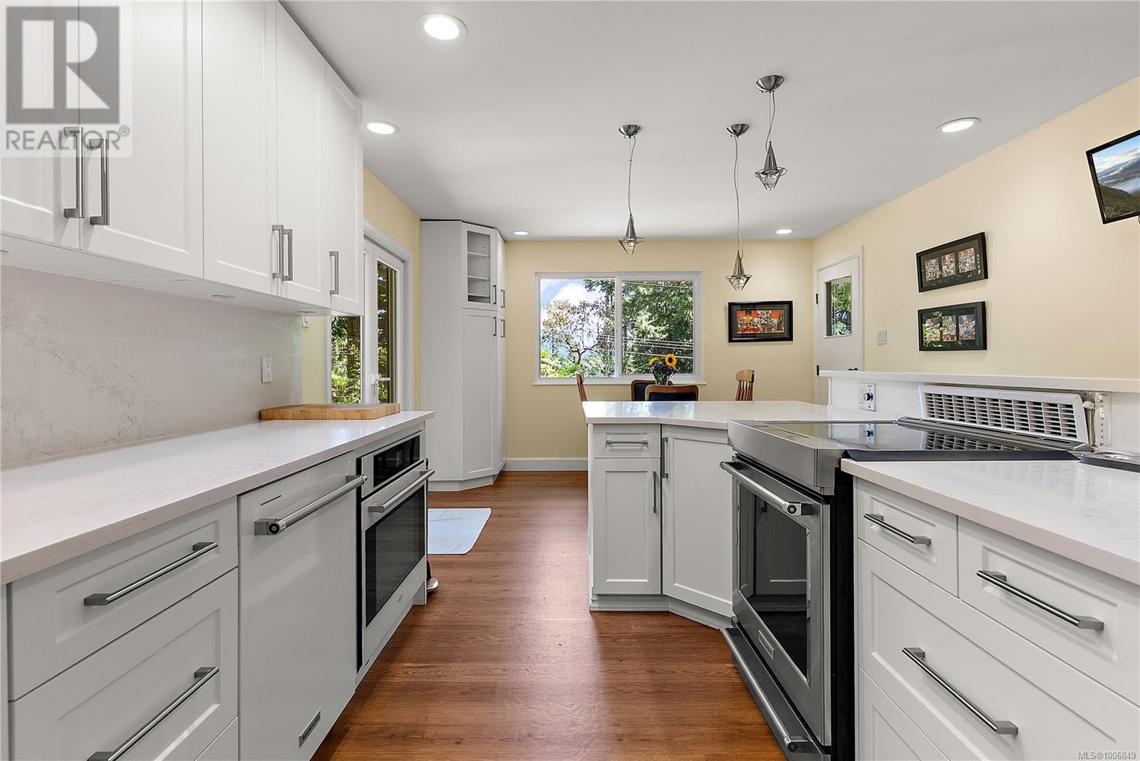 Photo 16 of 2040 Salem Terr, North Saanich BC