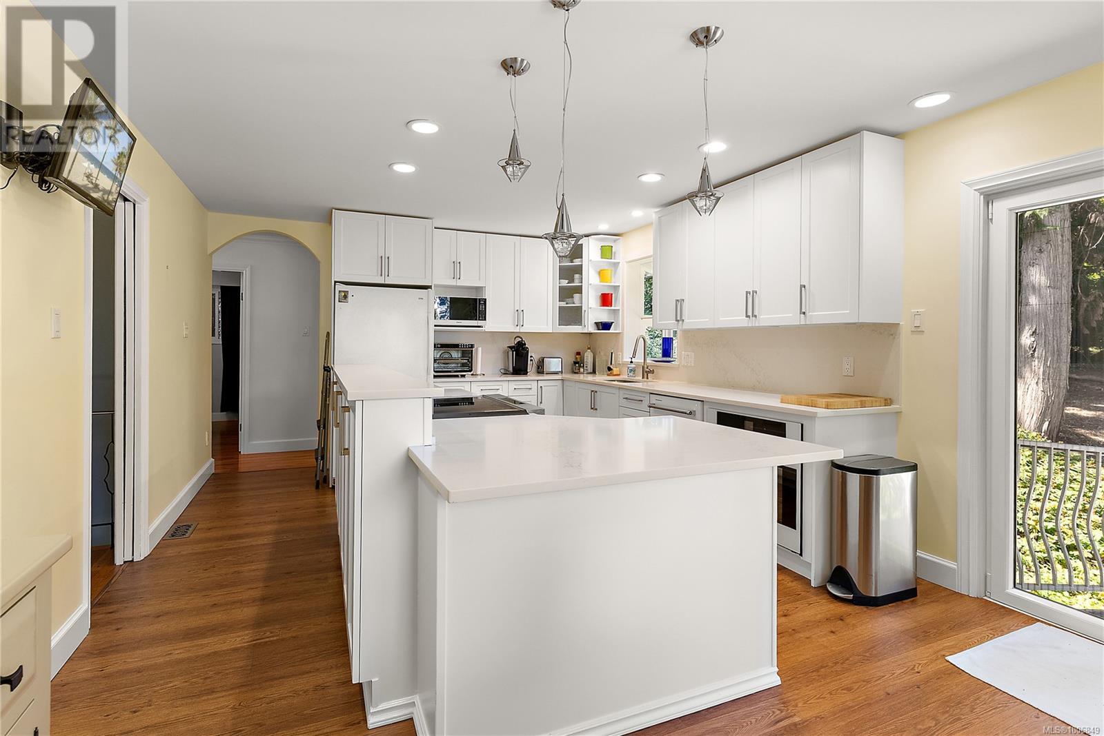 Photo 35 of 2040 Salem Terr, North Saanich BC