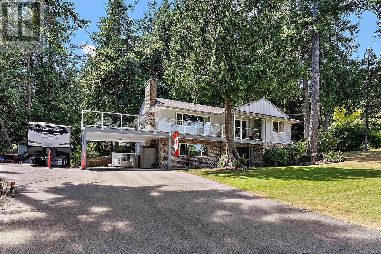 Photo 6 of 2040 Salem Terr, North Saanich BC