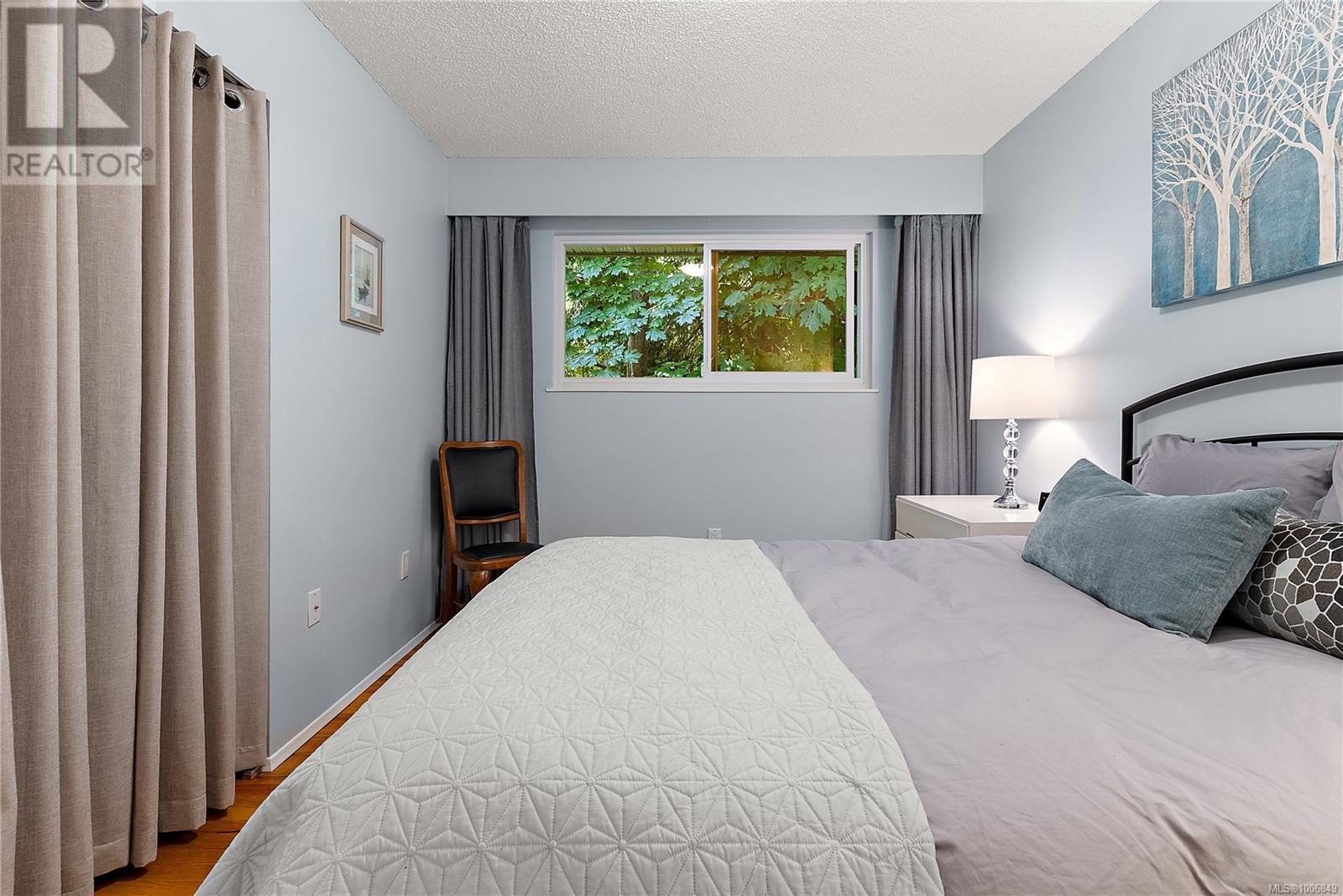 Photo 2 of 2040 Salem Terr, North Saanich BC