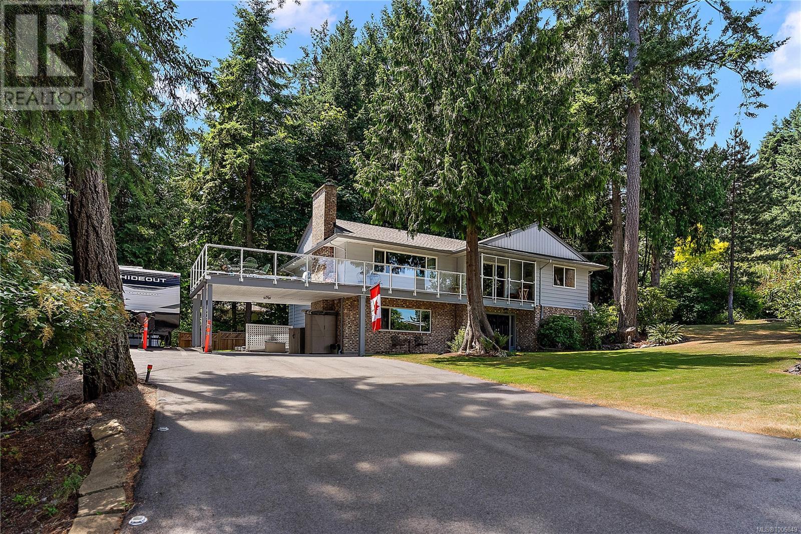 Photo 5 of 2040 Salem Terr, North Saanich BC