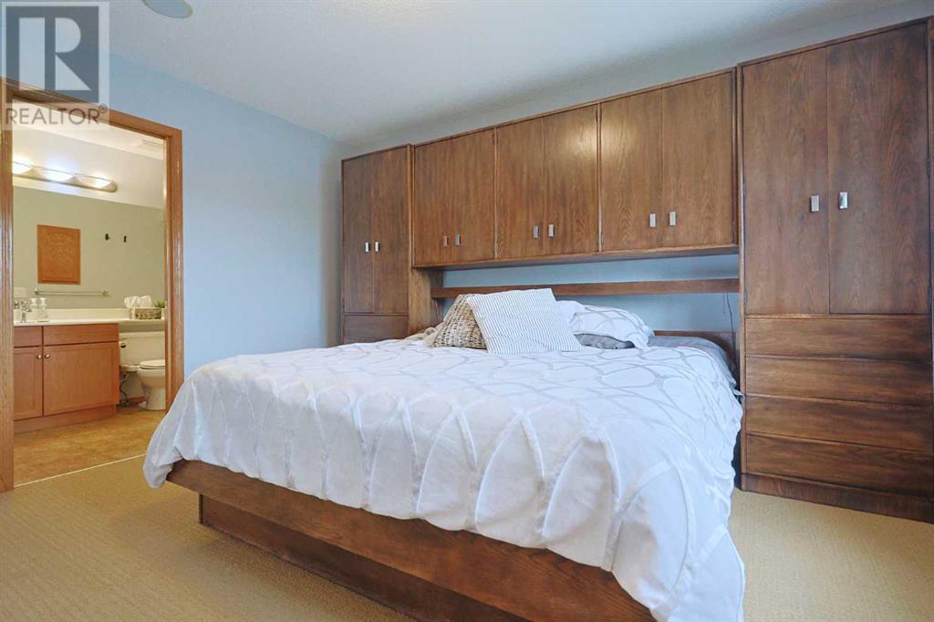Single Family House for Sale in  Tuscany Ridge Heights NW Tuscany Calgary 