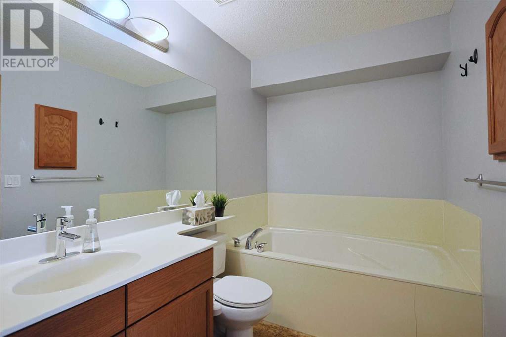 Single Family House for Sale in  Tuscany Ridge Heights NW Tuscany Calgary 