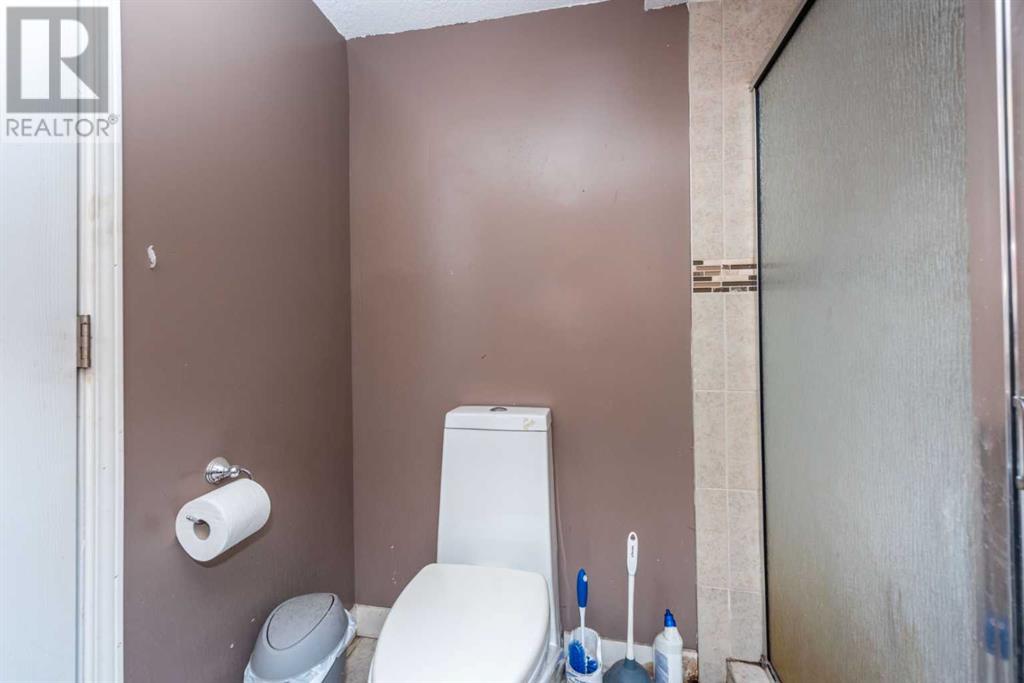Single Family House Bi-level for Sale in  Martinglen Way NE Martindale Calgary 