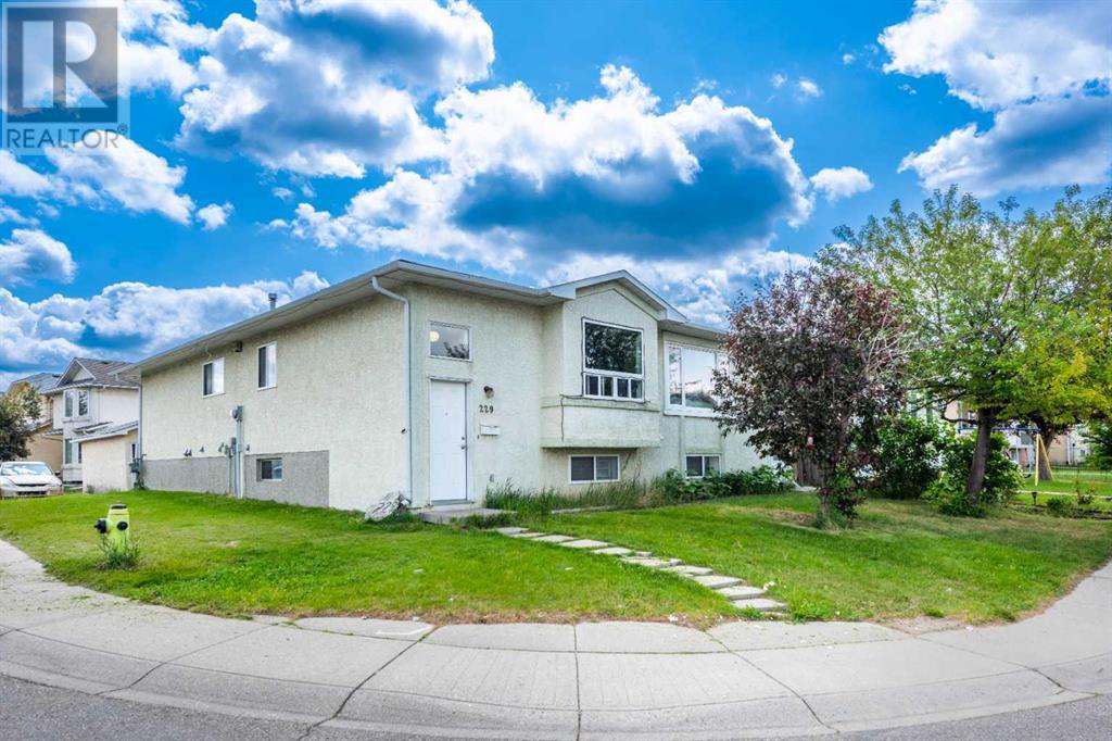 Single Family House Bi-level for Sale in  Martinglen Way NE Martindale Calgary 