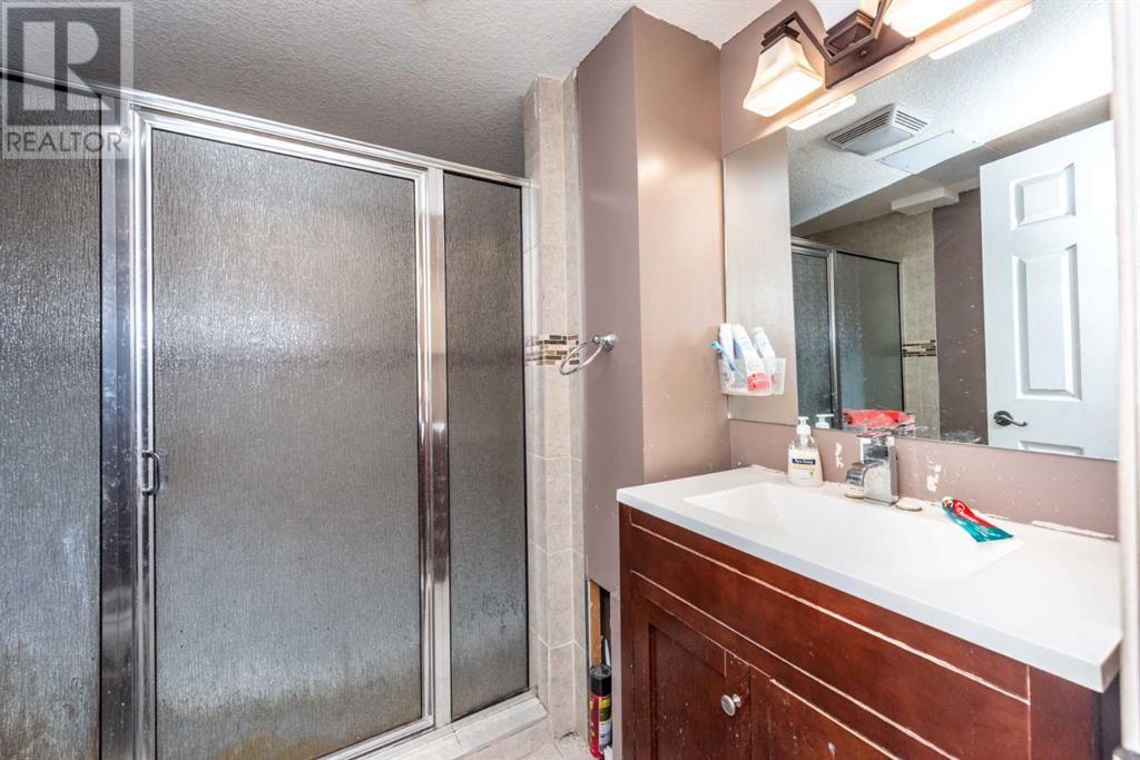 Single Family House Bi-level for Sale in  Martinglen Way NE Martindale Calgary 