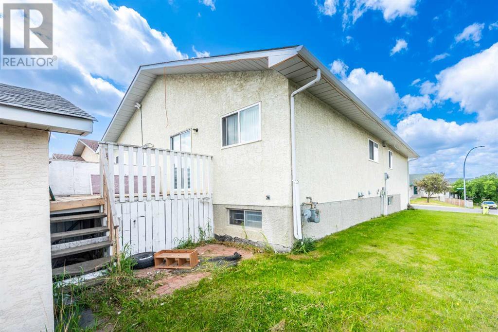 Single Family House Bi-level for Sale in  Martinglen Way NE Martindale Calgary 