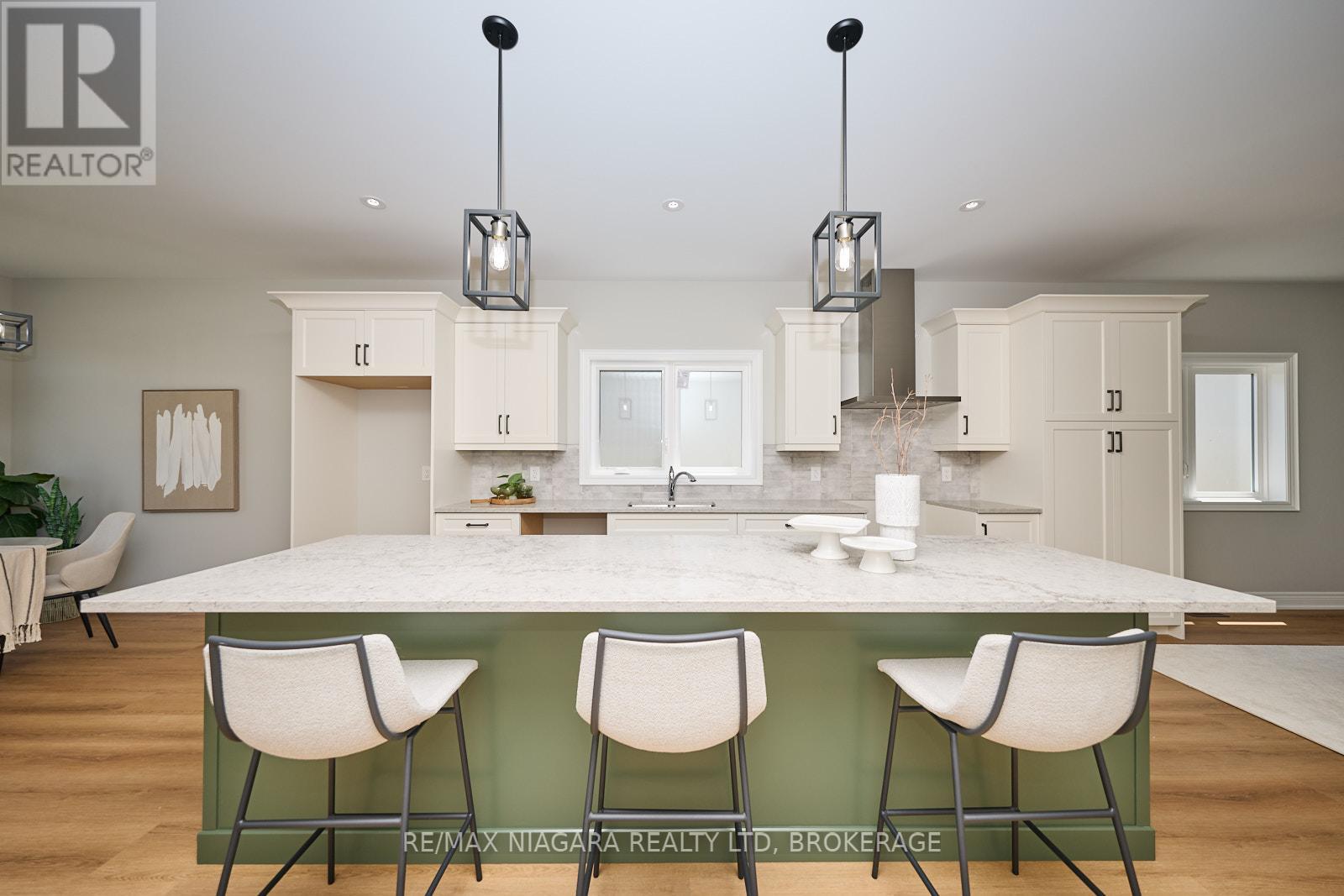 Photo 10 of 21 Sunrise Court N, Fort Erie ON