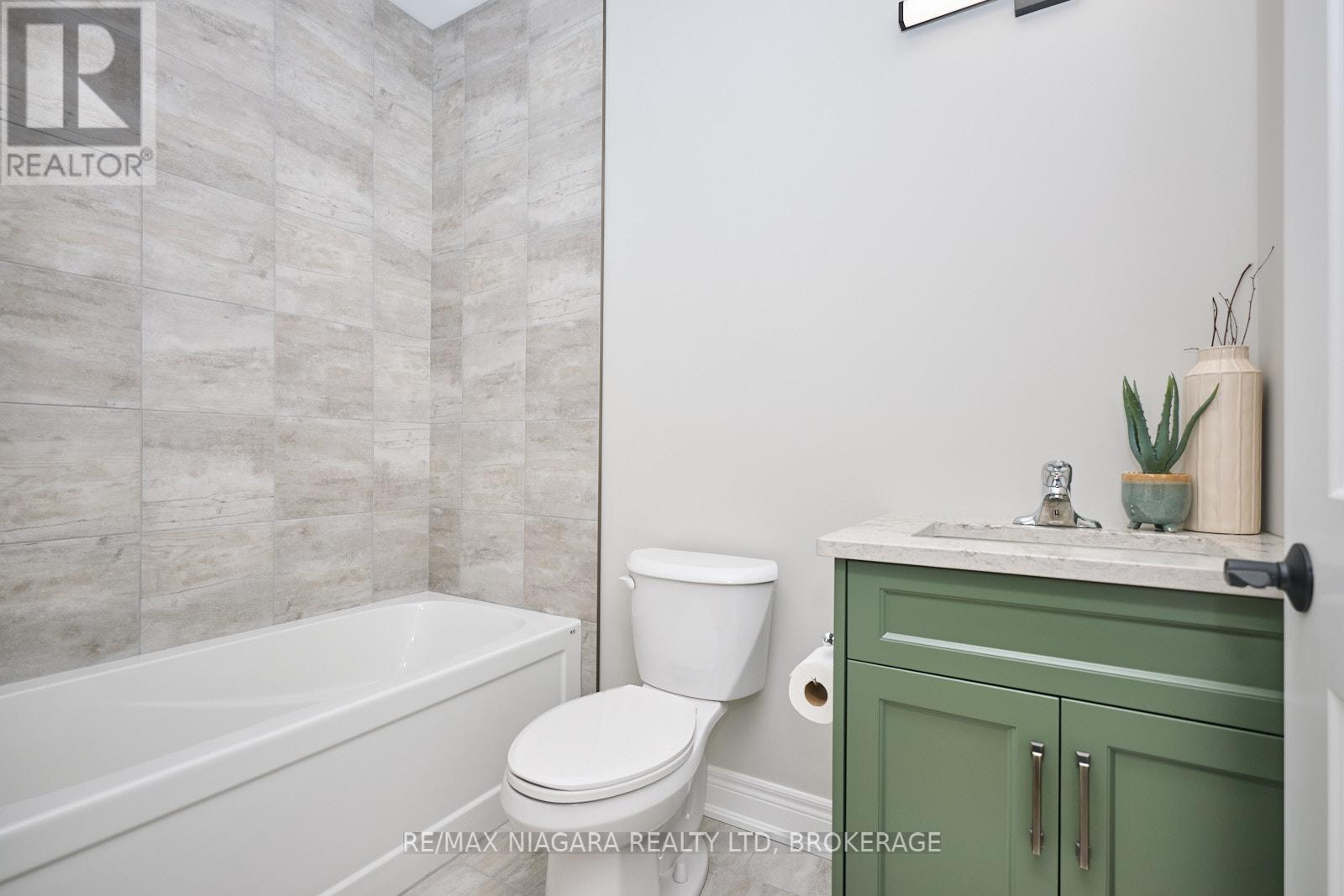Photo 21 of 21 Sunrise Court N, Fort Erie ON