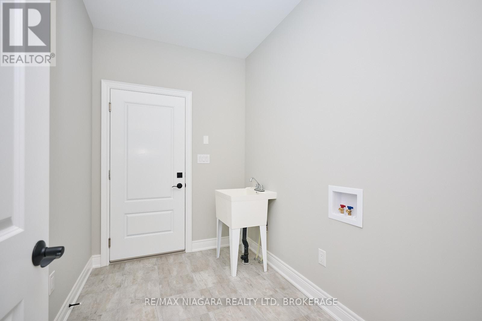 Photo 22 of 21 Sunrise Court N, Fort Erie ON