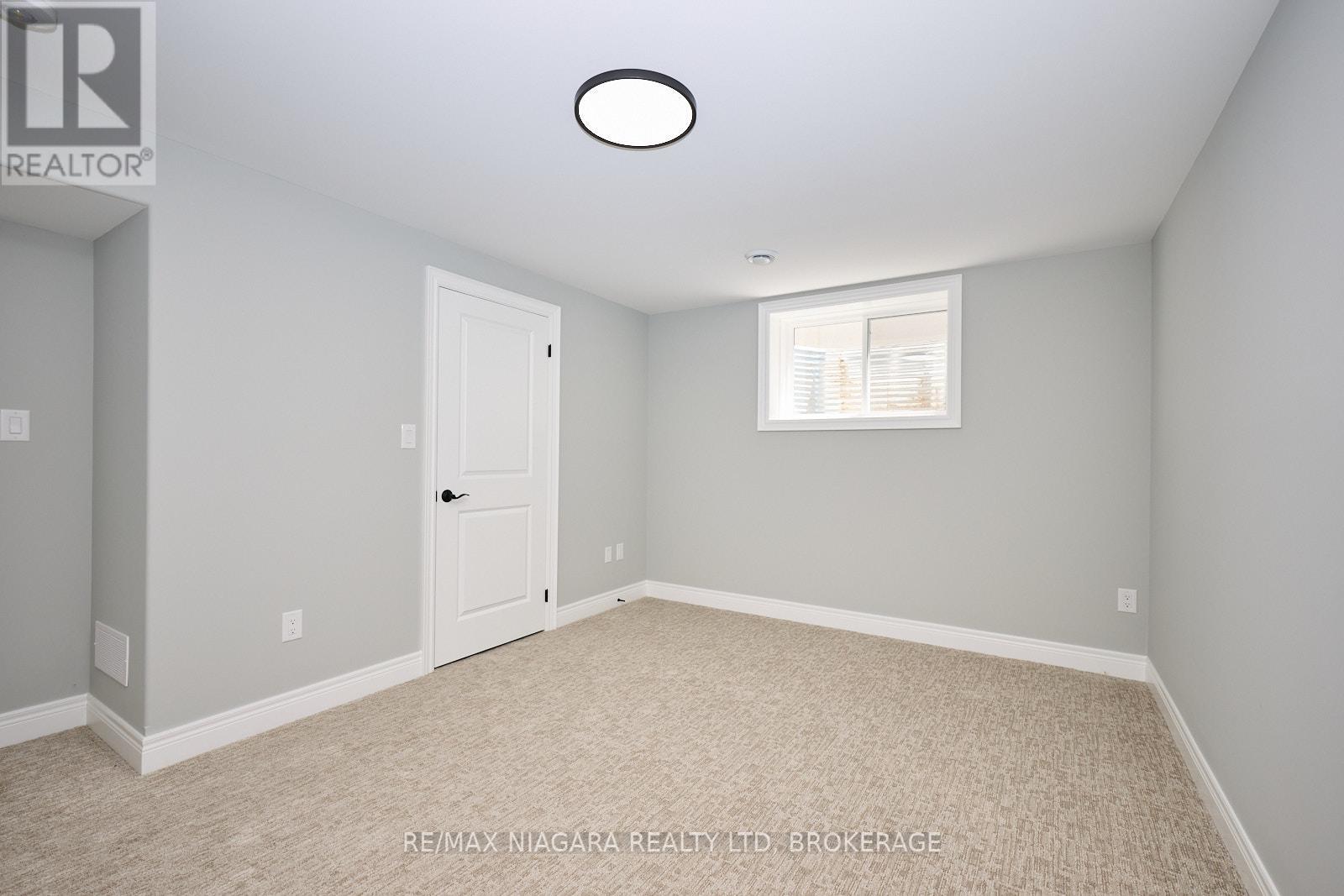 Photo 31 of 21 Sunrise Court N, Fort Erie ON