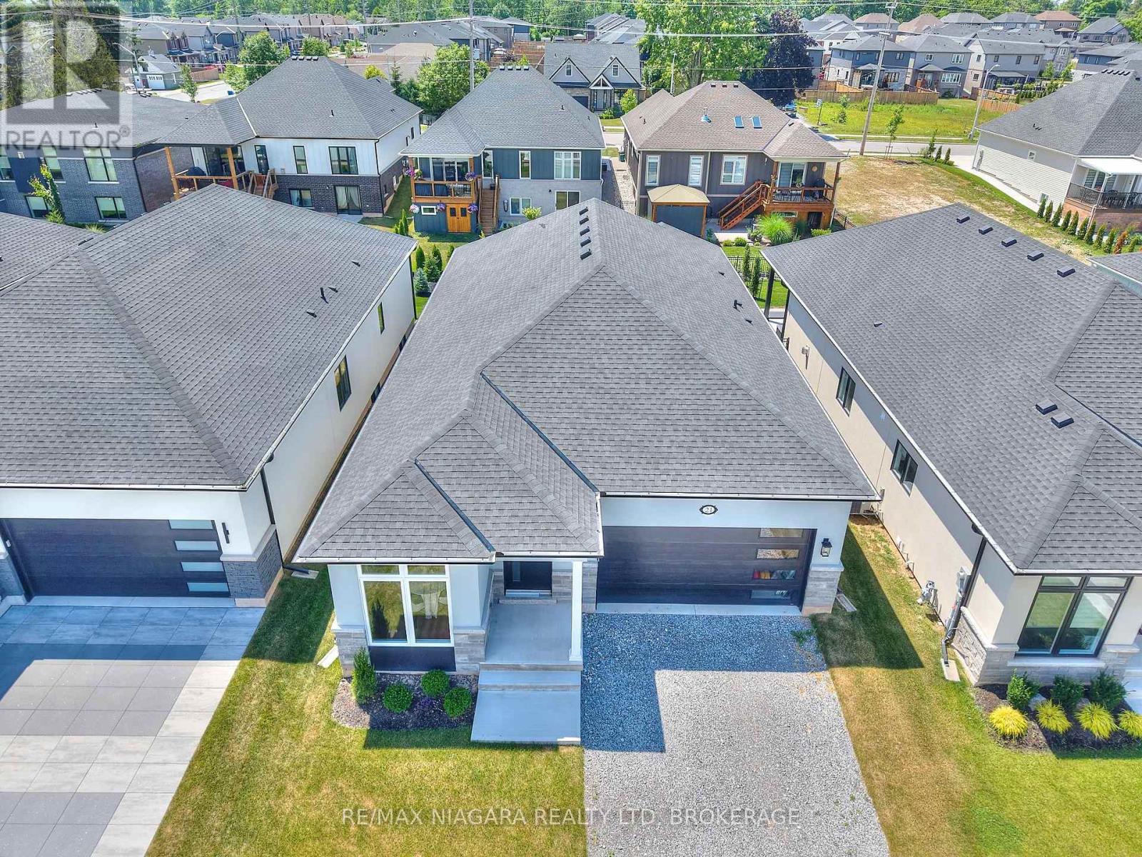 Photo 39 of 21 Sunrise Court N, Fort Erie ON