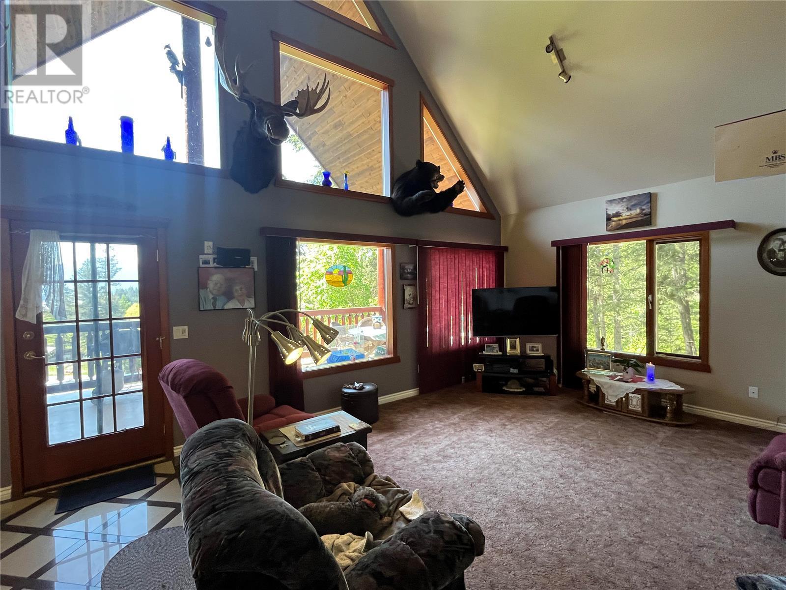645 Badger Road - 9
