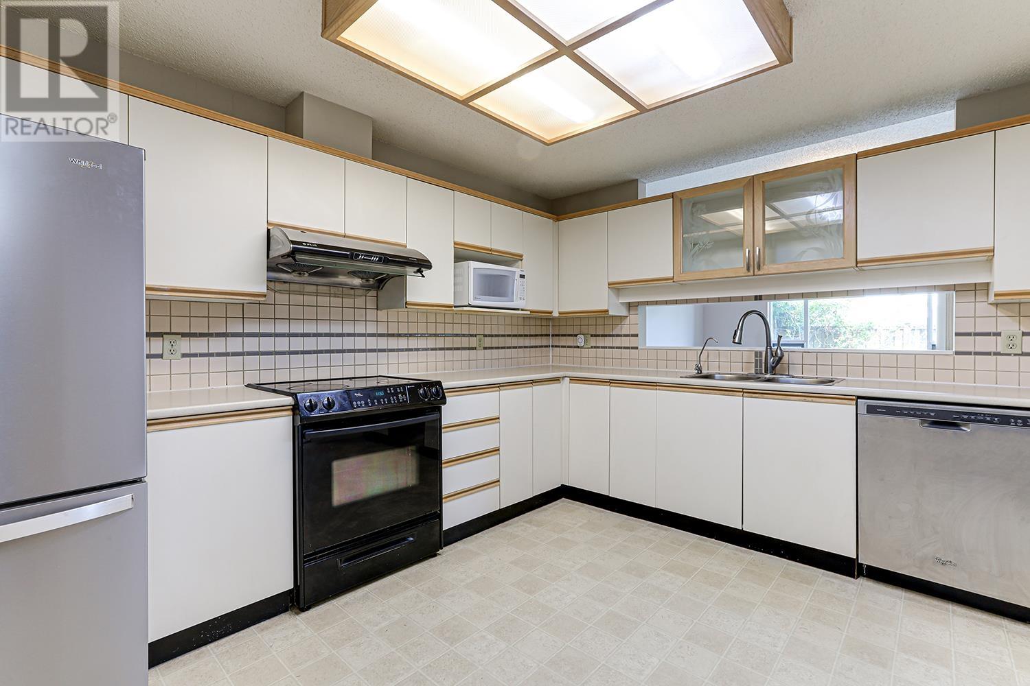 Photo 2 of 111 7500 Abercrombie Drive, Richmond BC