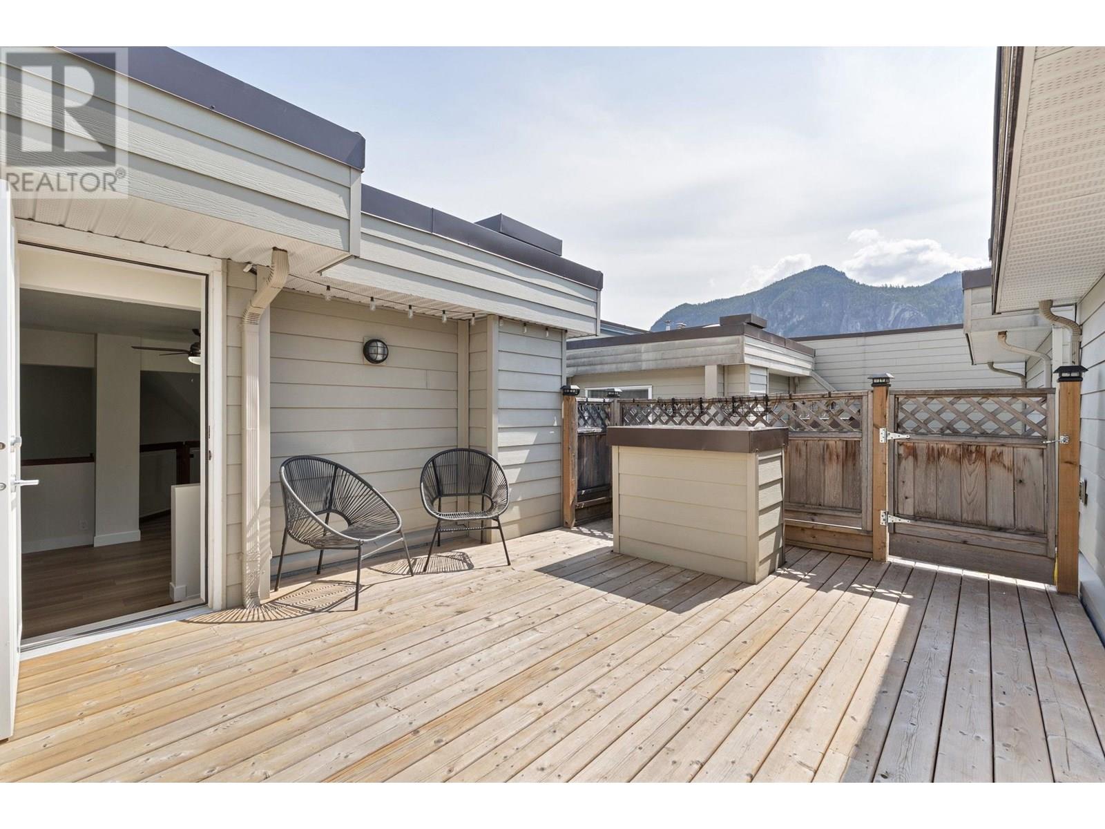 Photo 11 of 312 1466 Pemberton Avenue, Squamish BC