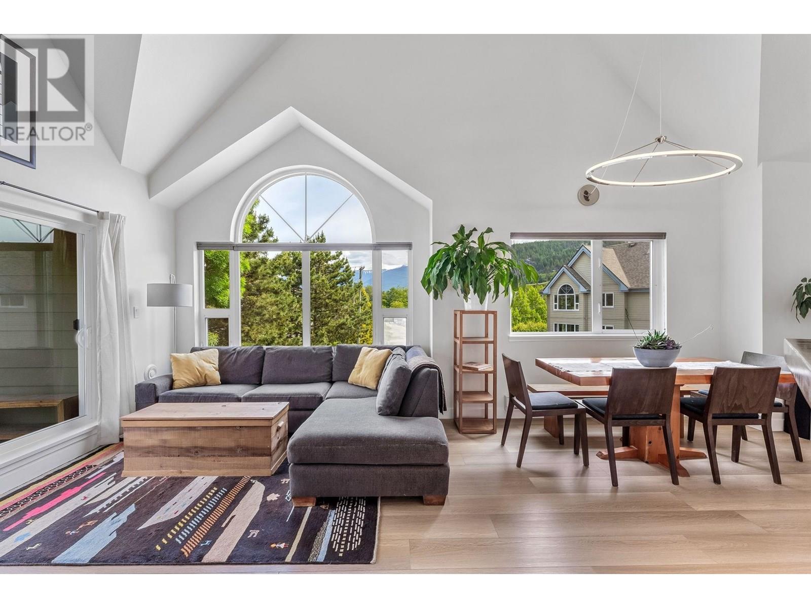 Photo 13 of 312 1466 Pemberton Avenue, Squamish BC