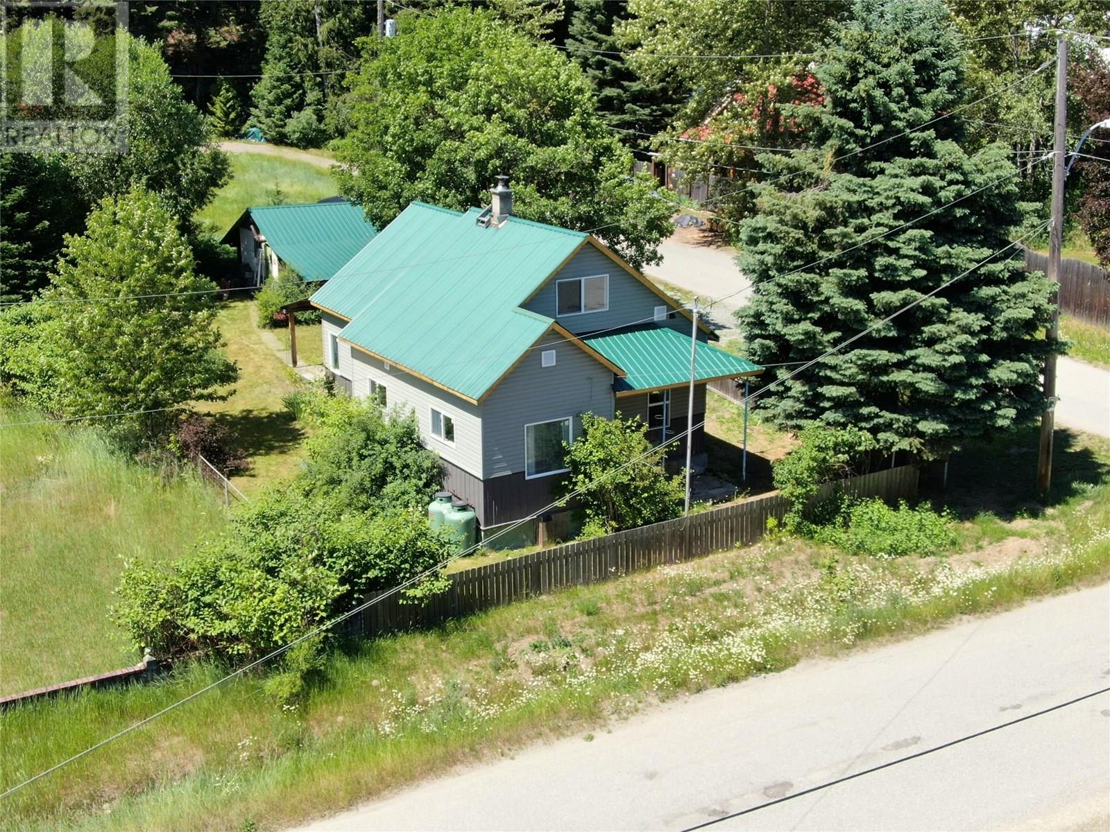 Photo 3 of 303 Fir Street, Ymir BC