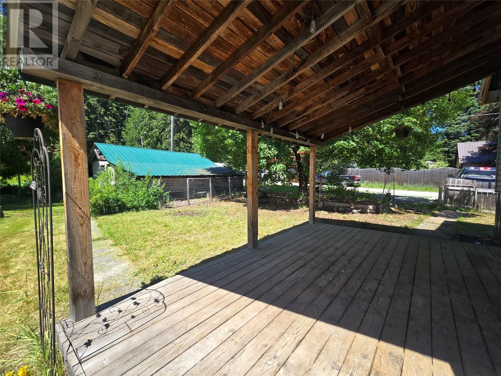 Photo 4 of 303 Fir Street, Ymir BC